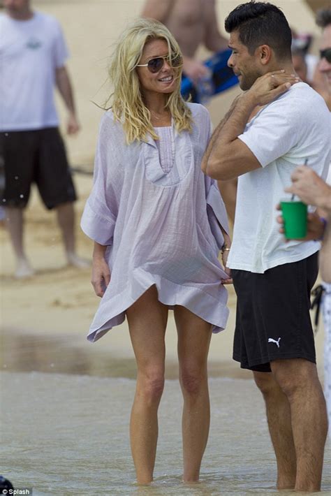 Kelly Ripa As She Shows Off Her Perfect Pins On Holiday In