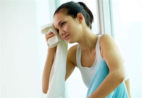 excessive sweating  women    solutions women fitness