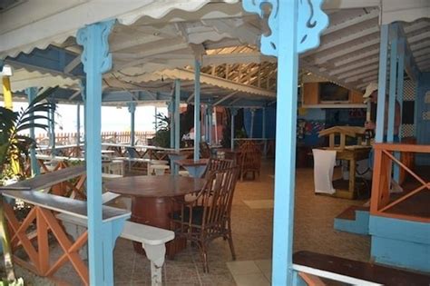 the best beach bars in barbados