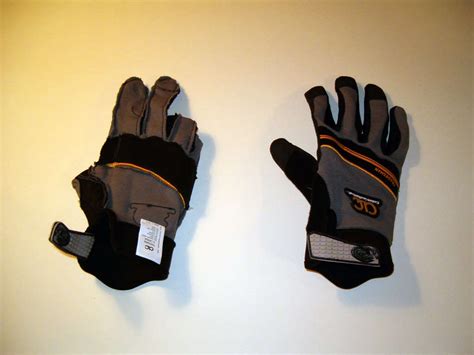 magnetic fingertip gloves  steps
