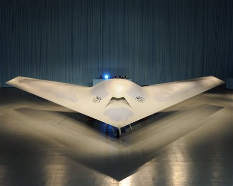 aero experience boeing phantom ray demonstrator unveiled  st louis plant