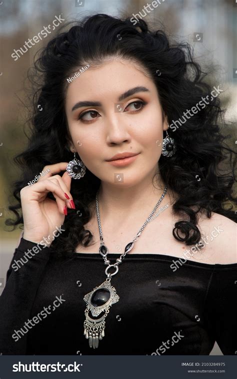 4 537 Uzbekistan Women 이미지 스톡 사진 및 벡터 Shutterstock
