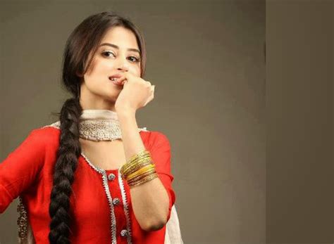 sajal ali hd wallpapers show biz pakistan