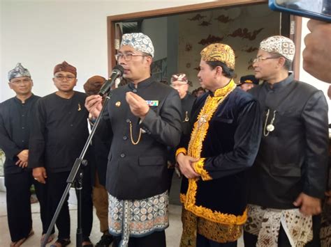 ridwan kamil resmikan objek wisata menara kujang kembar  sumedang