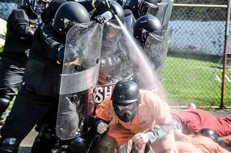 mock prison riot  moundsville  draws national global interest