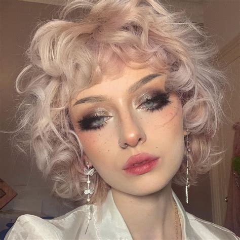 Pin By Cora On Makeup In 2020 Aesthetic Hair Alternative Makeup