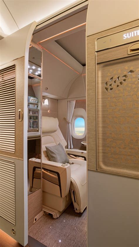 head   clouds  emirates reviving  golden age  travel