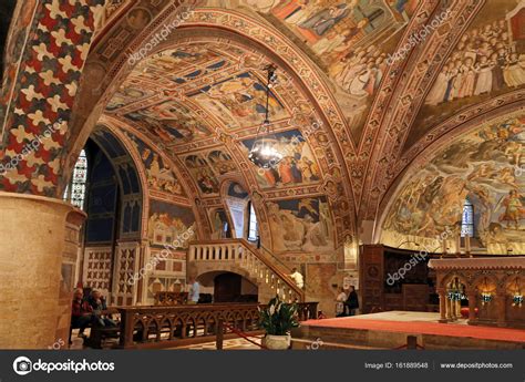 foto basilica  san francesco interior famosa basilica de san francisco de asis basilica