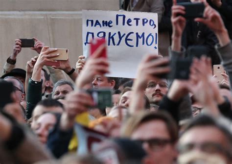 how ukraine s new president broke down a historic divide the