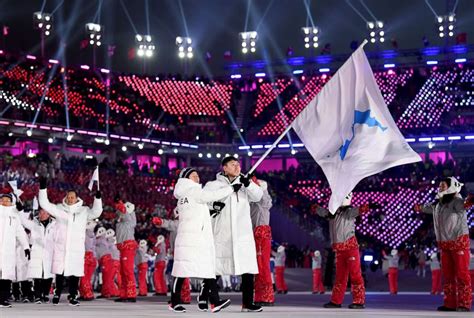 pence  standing  olympics opening ceremony draws social media debate abc news
