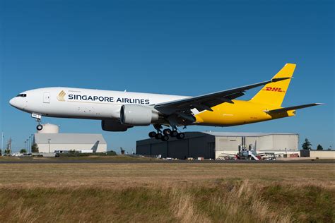 singapore airlines takes delivery  st dhl boeing  freighter