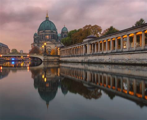 baggrunde berlin spree afspejling lys ikonisk berliner dom