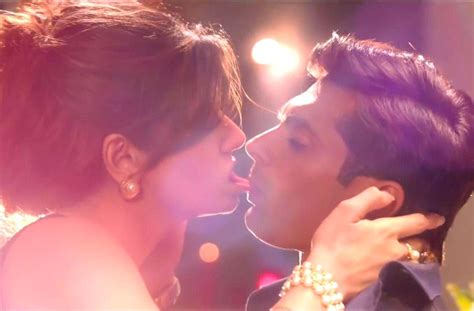 wajah tum ho trailer with actress sana khan s romantic real hot videos