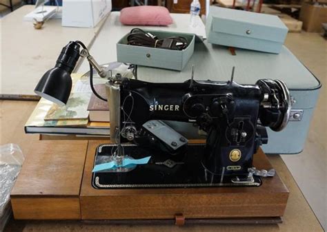 lot singer sewing machine model    case  accessories