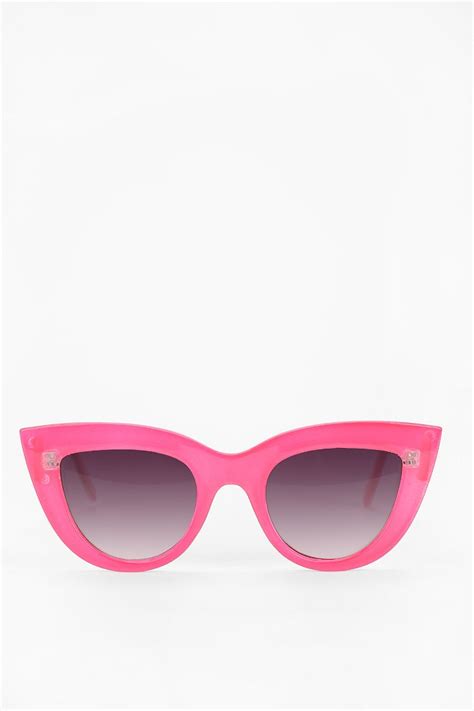 quay kittie cat eye sunglasses in pink blush lyst