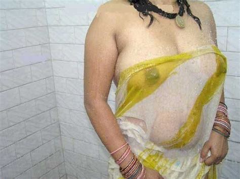 Indian Big Boobs Aunty In Wet Saree On Holi Hindisexstories