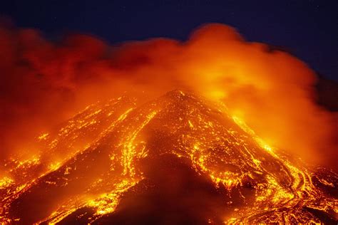 eruption  mount etna  italy