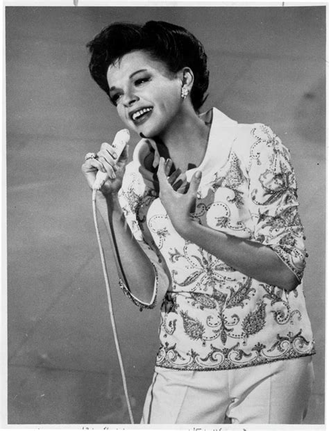 Judy Garland S Music Does The Talking In Over The Rainbow