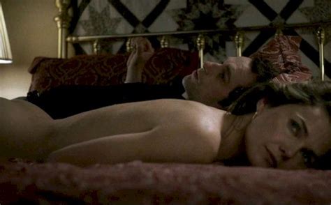 keri russell s bare ass in the americans the nip slip