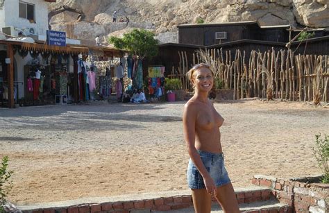 monika l posing naked on vacation in egypt russian sexy girls