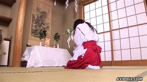 naughty geisha saeko kimishima masturbates after meditating