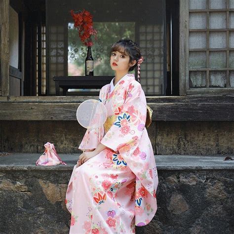أصعب رداء في العالم تاريخ الكيمونو الزي التقليدي للمرأة اليابانية صور