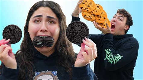 Last To Eat Cookies Wins Challenge Youtube