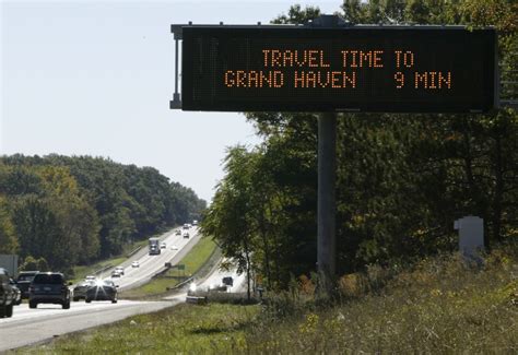 mdot electronic message signs now show travel times for southbound