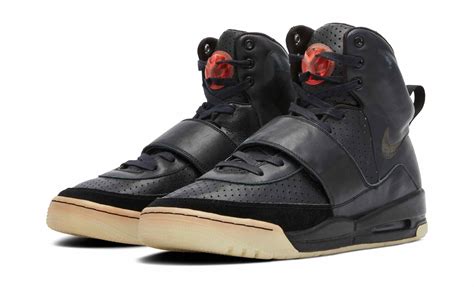 nike air yeezy  sample sothebys auction  million sole collector