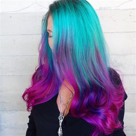 Ingredienti naturali e 100% cruelty free. "Mermaid Hair" Trend Has Women Dyeing Hair Into Sea-Inspired Colors