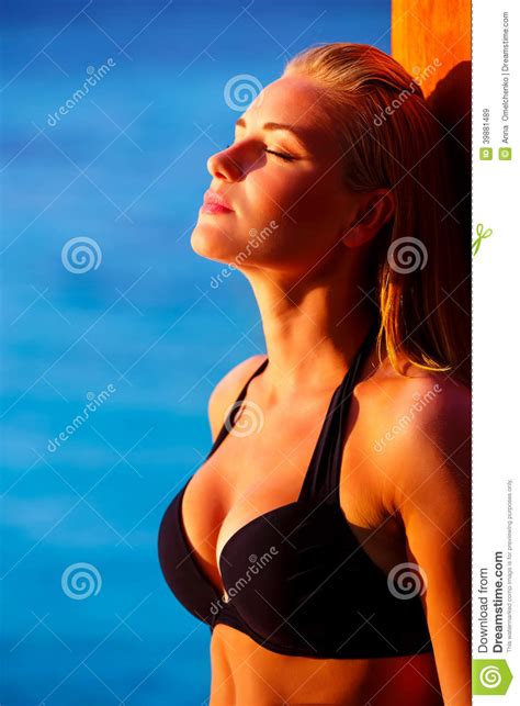 Woman Tanning On The Beach Stock Image Image Of Fitness 39881489