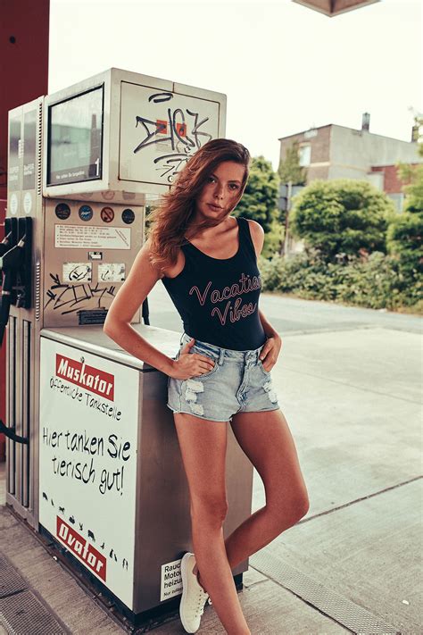 girl from the gas station erik rulands photography