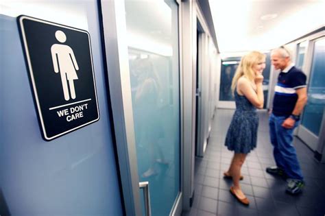 poll plurality support transgender bathroom choice want government
