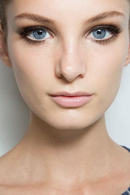 eyeliner ideas fall 2015 runway beauty trends teen vogue