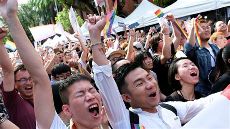 taiwan becomes first asian country to legalise same sex