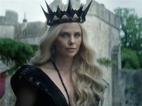 pin by brandy hensley on evil queen like me queen ravenna charlize theron ravenna