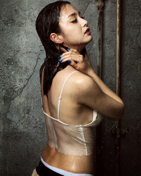 10 Sexiest Pictures Of Kim Tae Hee Daily K Pop News