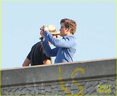 Full Sized Photo Of Reese Witherspoon Chris Pine This Means War