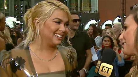 hayley kiyoko exclusive interviews pictures and more entertainment tonight