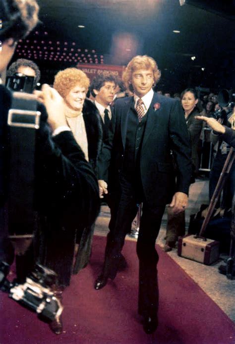 pictures of barry manilow with linda allen and partner garry kief