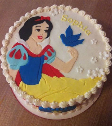 snow white birthday cake snow white is hand cut fondant snow white party pinterest