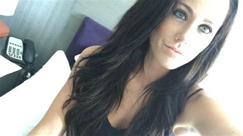 Teen Moms Jenelle Evans Continues To Confuse Fans With Pregnancy