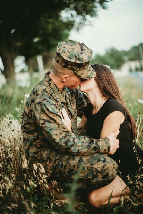 Pin By Photographie•art On Amour And Army In 2020 Military Couple
