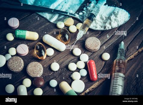 droge konzept verwenden sie den illegalen drogenmissbrauch sucht heroin einspritzanlage