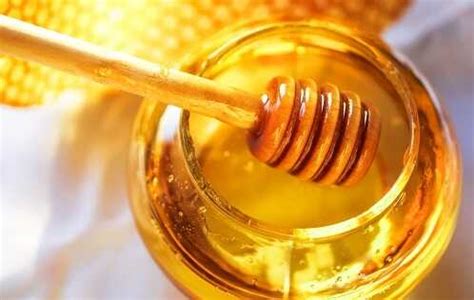 sticky honey   natural moisturizers   skin