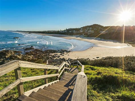 lighthouse beach nsw holidays accommodation    attractions