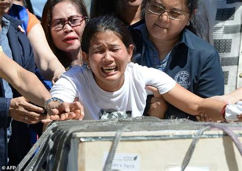 Body Of Filipina Worker Murdered In Kuwait Returns Home Daily Mail Online