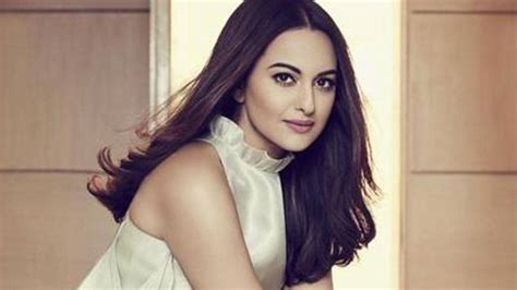 Sonakshi Sinha Usually People Are In Awe Of Salman Khan I’m Not