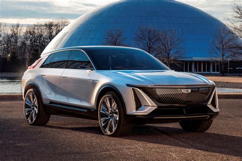 gm  announce cadillac    electric   carbuzz