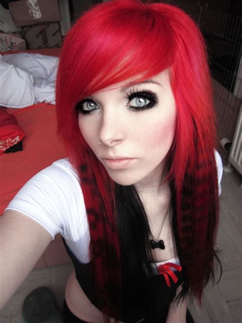 German Scene Queen Emo Girl Ira Vampira Pink Red Hair Coontails